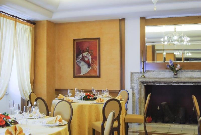 Hotel&Ristorante Miramonti Palazzo Storico Rieti Luaran gambar