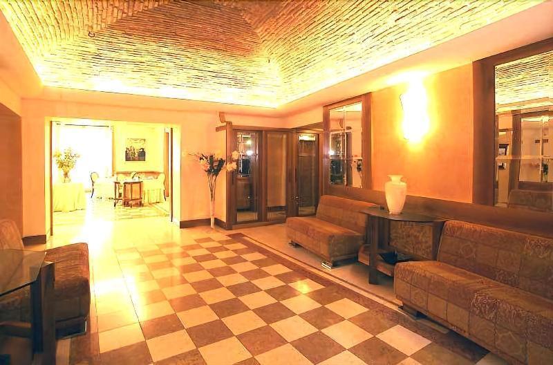 Hotel&Ristorante Miramonti Palazzo Storico Rieti Luaran gambar