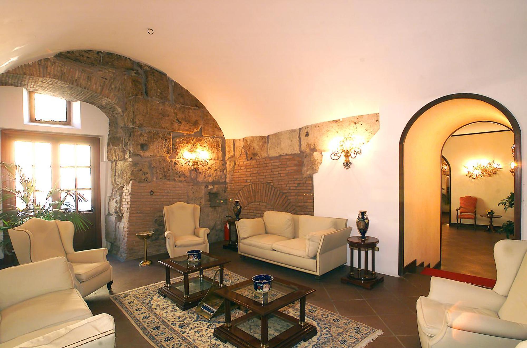 Hotel&Ristorante Miramonti Palazzo Storico Rieti Luaran gambar