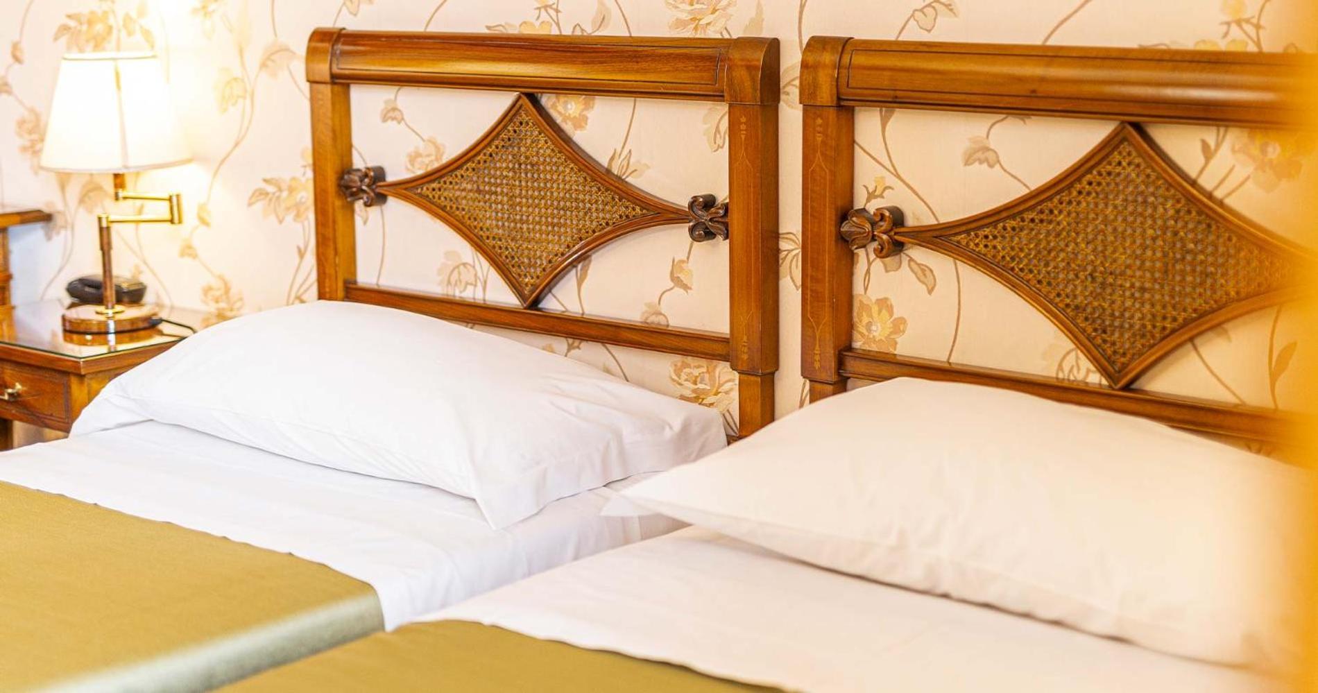 Hotel&Ristorante Miramonti Palazzo Storico Rieti Luaran gambar