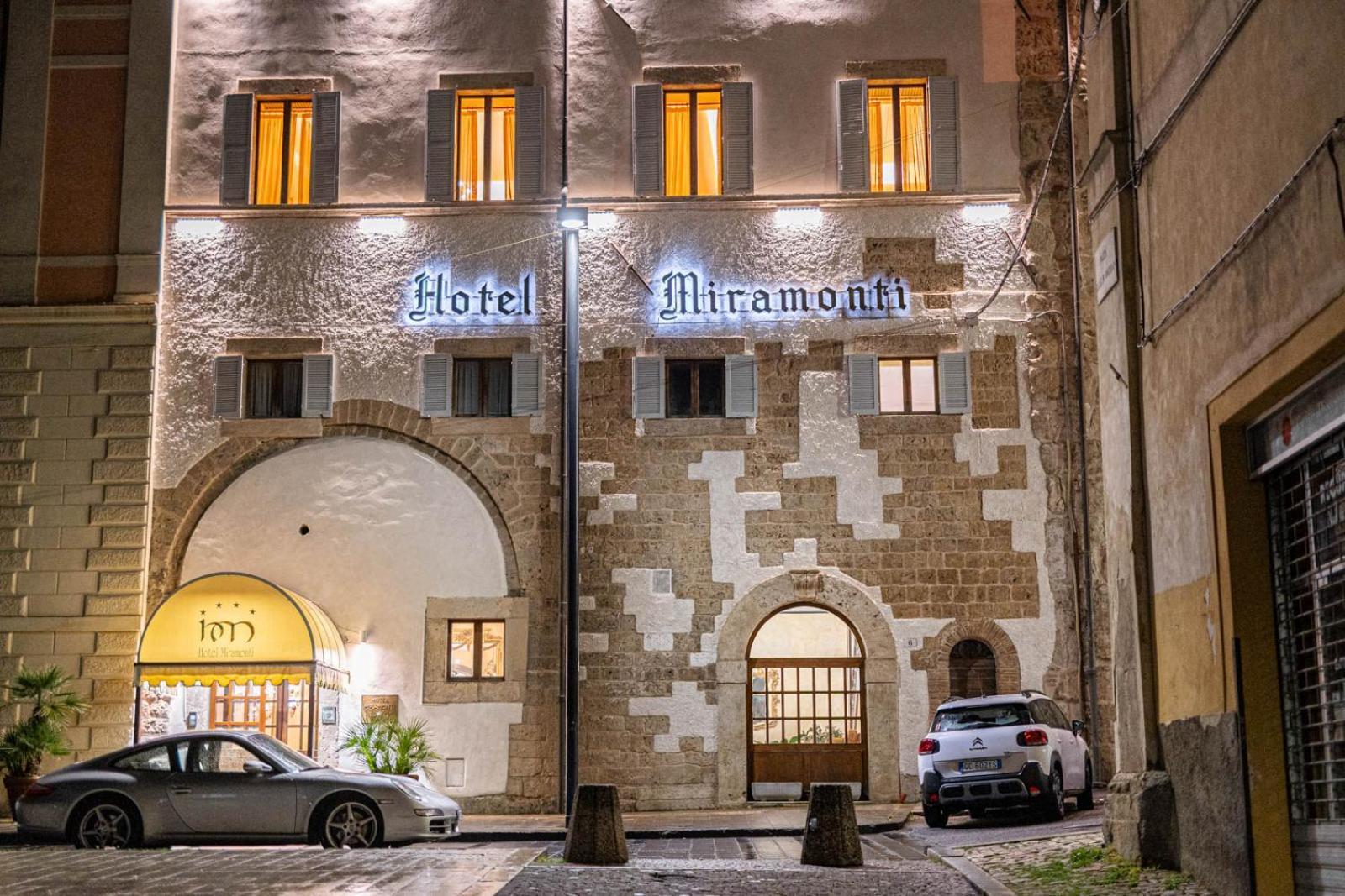 Hotel&Ristorante Miramonti Palazzo Storico Rieti Luaran gambar